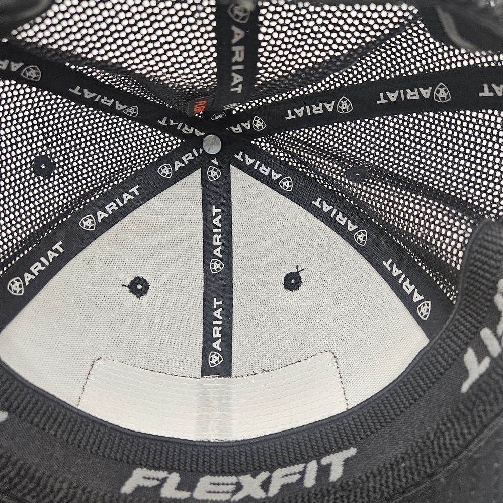 Ariat Flexfit Mesh Trucker Hat Gray Heather Black L/XL Leather Patch Western - Picture 3 of 5